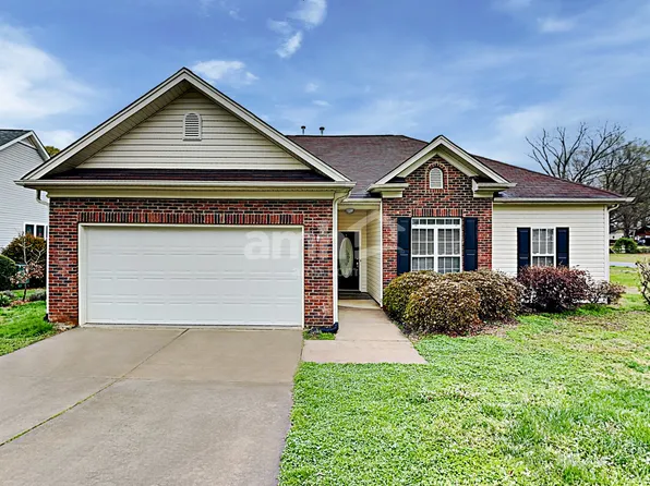 19504 Tryon St, Cornelius, NC 28031