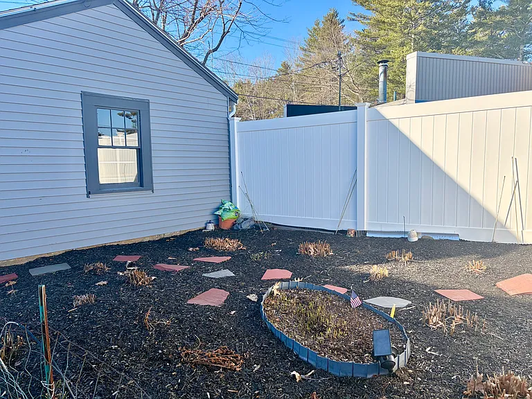 114 Lafayette Rd — Photo 18