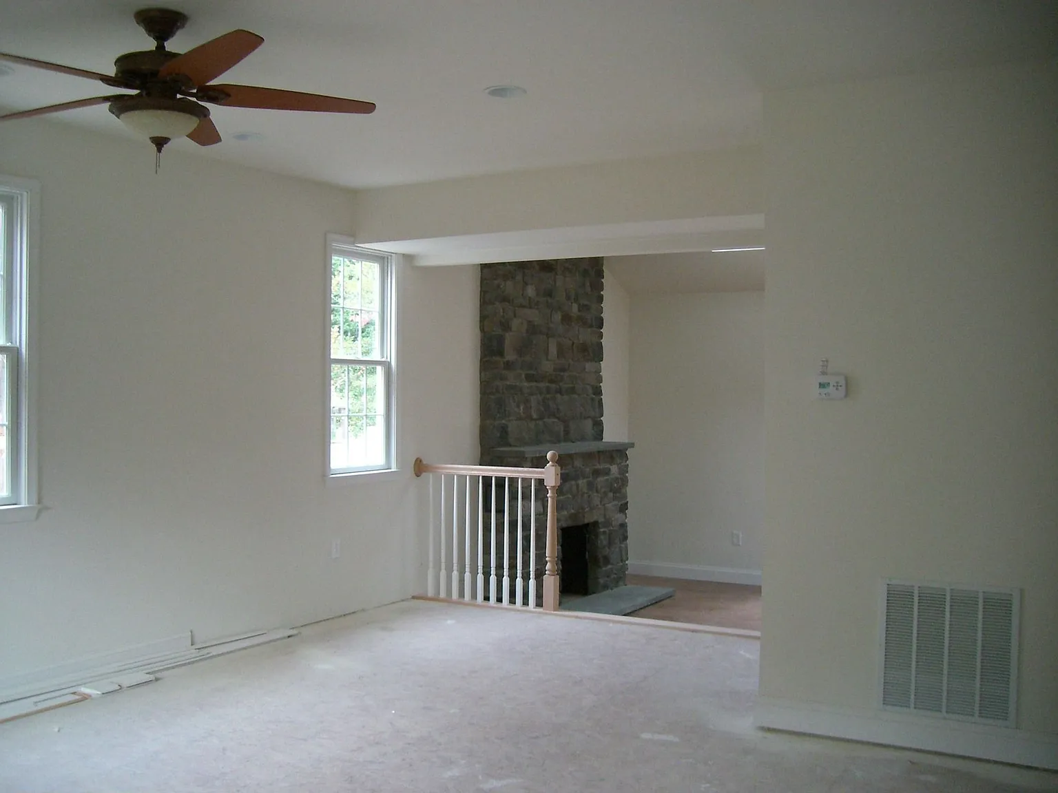 1077 Sun Valley Dr photo 1