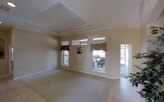 3rd image of 26 E Bourne Ln