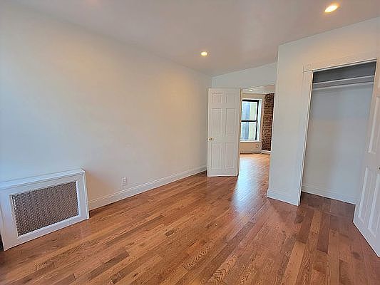 4th image of 14 E 105th St #99