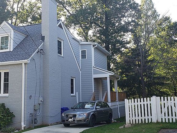 2nd image of 9214 Villa Dr