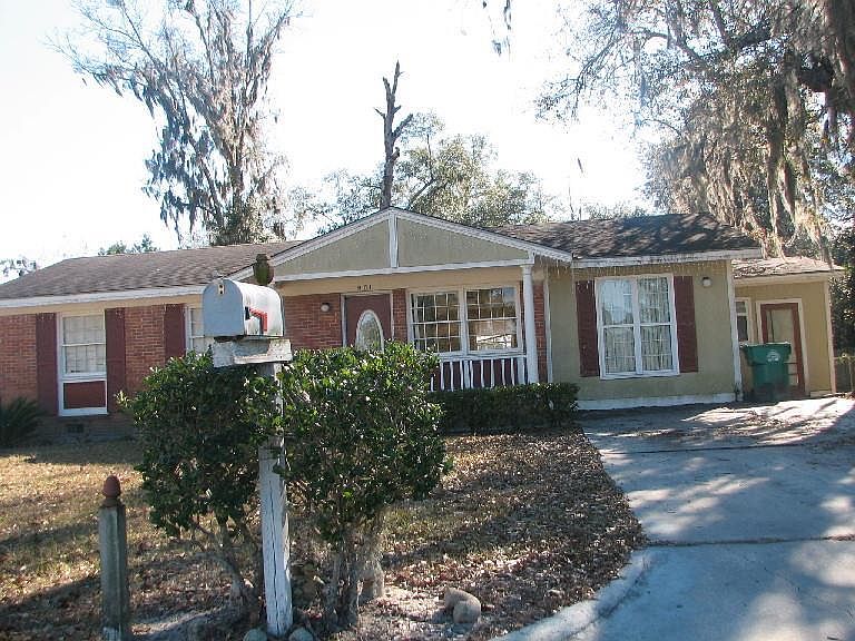1st image of 901 Clifton Dr