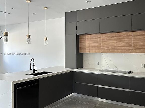4th image of 4637 SW 32nd Ave #2D