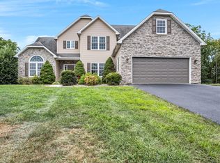 25 Prickly Pear Dr, Carlisle, PA 17013