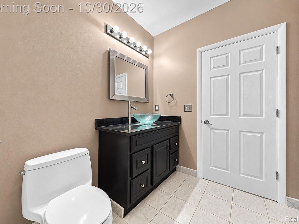 100 W 5th St Apt 712, photo 26