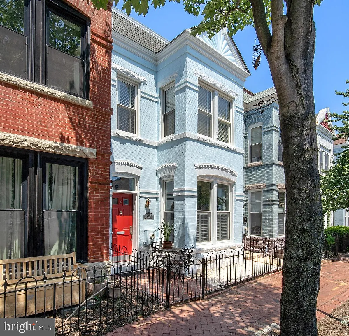 1220 D St NE photo 1