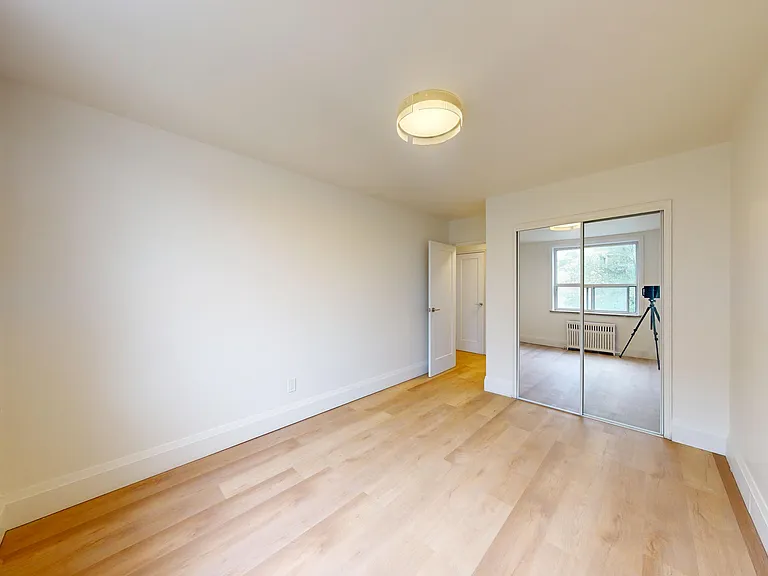 1 Marquette Ave — Photo 94