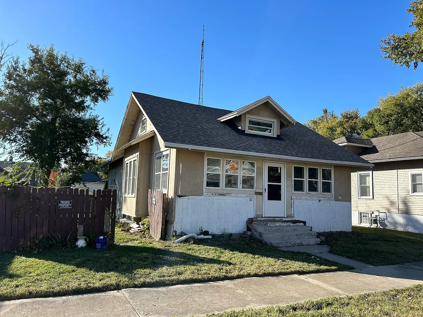385 S Elm Ave photo 1