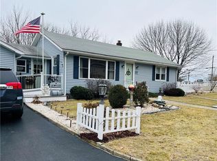 37 Nancy Ct, Woonsocket, RI 02895