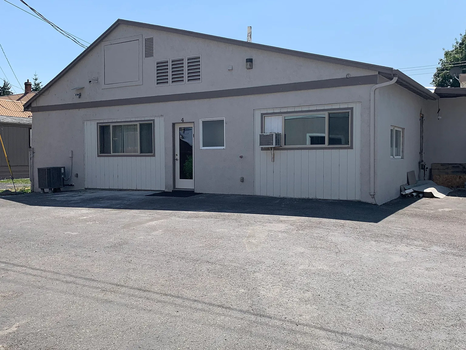 2 bed, 1300 sqft, $1,800 — Photo 1