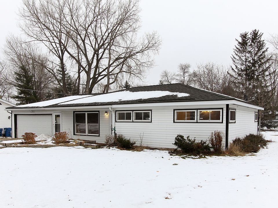 1st image of 11919 Woodbine St NW