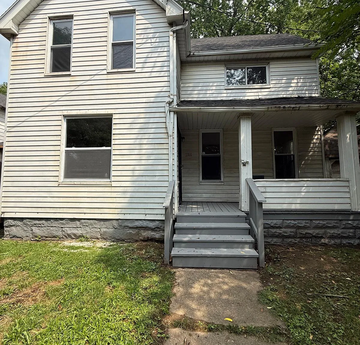 3 bed, 1198 sqft, $1,300 — Photo 1