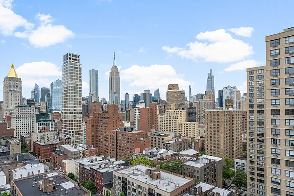Sold by Julia B Fee Sotheby's International Realty | media 21