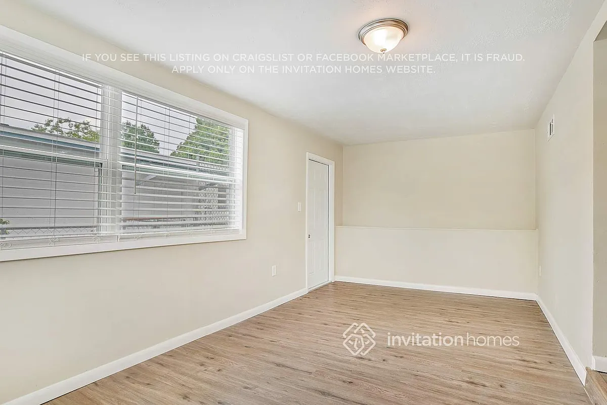 Building Photo - 4033 Castlegate Dr