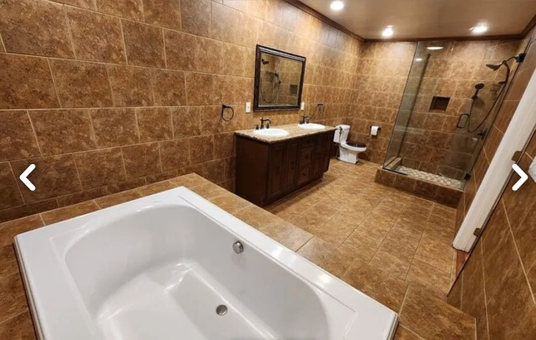 Condominium — Photo 4