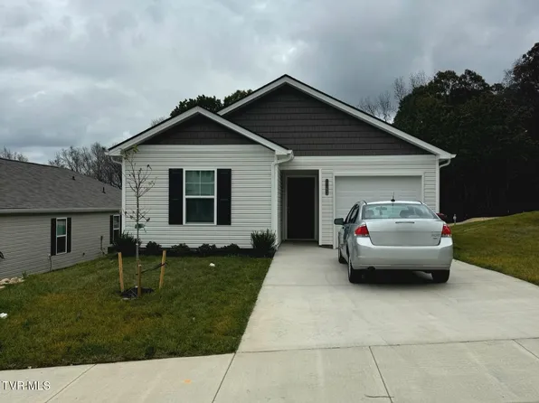 1163 Clearwater Ln, Johnson City, TN 37601