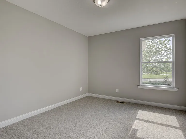 2327 Point Pl — Photo 15