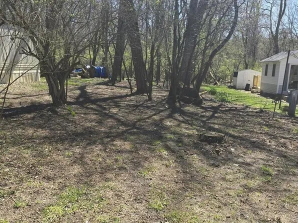 21/24 Woodhaven Dr E, Sublette, IL 61367