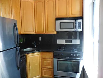 Rented by Aimee Grodanz, LREB