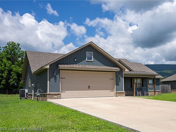 2nd image of 23795 Cobblestone Dr