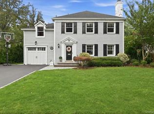 60 Kenwood Rd, Garden City, NY 11530