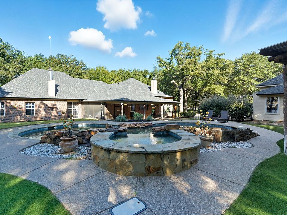 1st image of 119 Forest Creek Cir