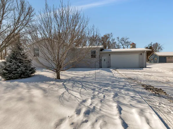 413 Cedar Ave N, Watkins, MN 55389