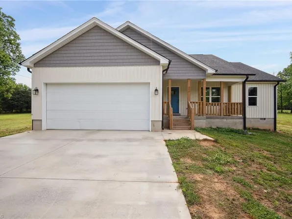 320 Salem Rd, Lexington, NC 27295