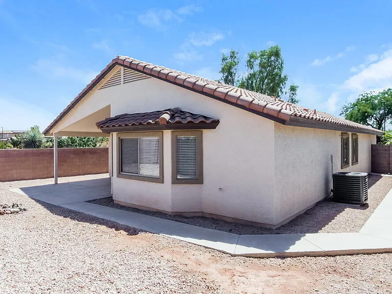25670 W Saint Kateri Ct — Photo 16