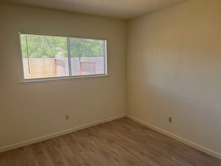 3327 Jayanne Way — Photo 9