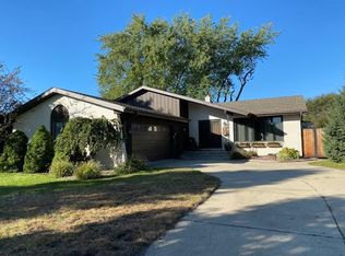 14 Heather Ct, Schererville, IN 46375