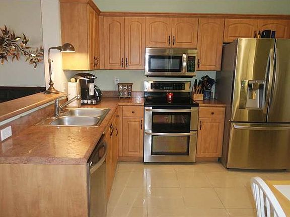 3rd image of 1812 Salerno Cir