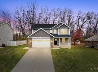 2496 Woodridge Dr, Adrian, MI 49221