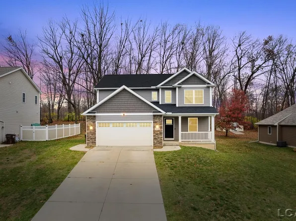 2496 Woodridge Dr, Adrian, MI 49221