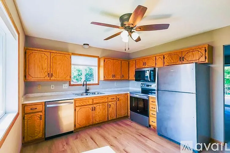 13752 Round Lake Blvd NW — Photo 10
