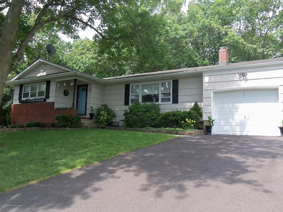 1st image of 12 Friar Ct