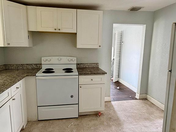 5th image of 1108 State Street