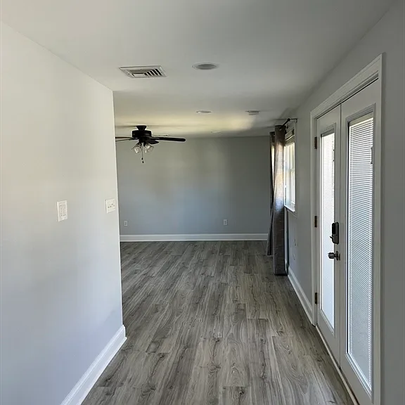 10 Terrane Ave — Photo 7