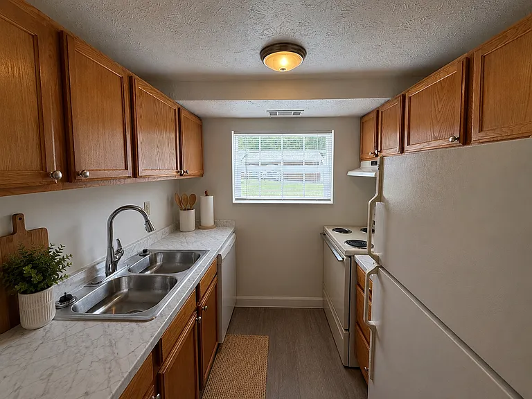Hermitage Hills Apartments — Photo 10