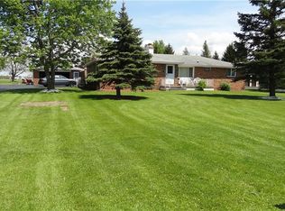 23 Barton Rd, Lancaster, NY 14086