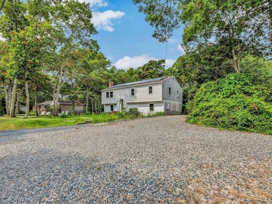 324 Bishops Ter, Barnstable, MA 02630