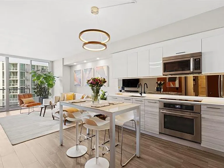 1300 Brickell Bay Dr #2105 — Photo 1