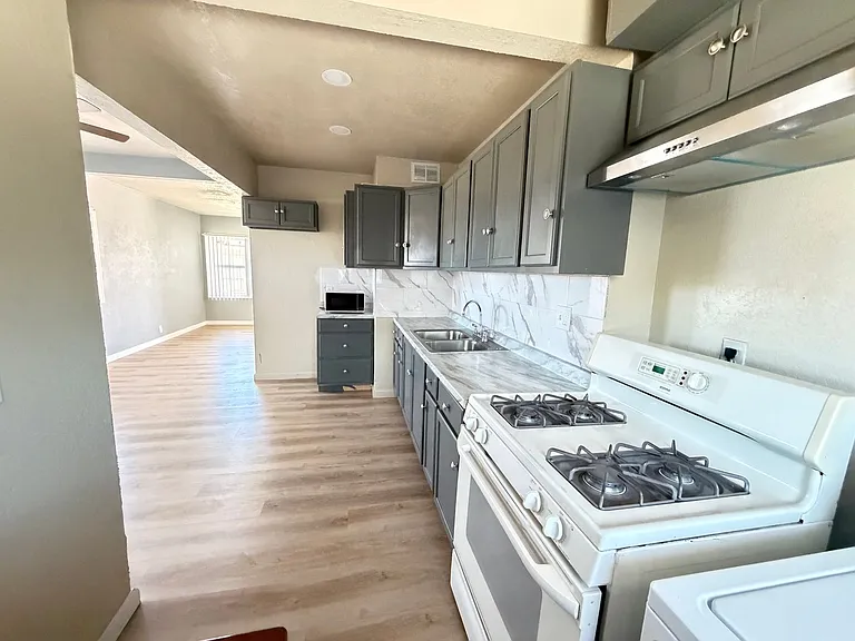 405 N Gold Canyon St — Photo 7
