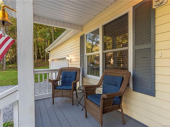 3rd image of 36 Woodmore Dr