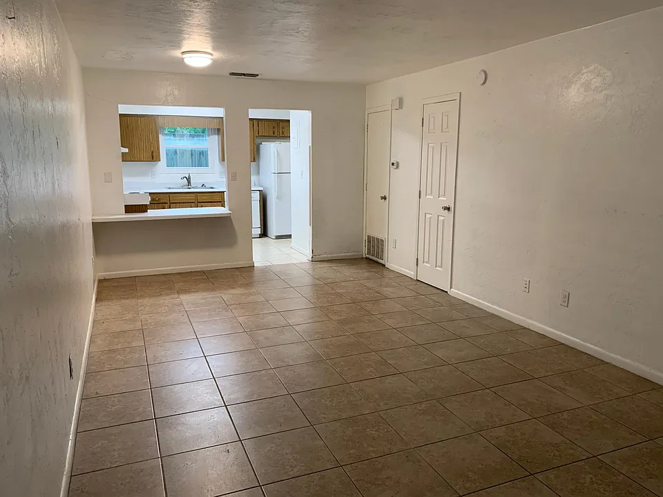 2307 SW 32nd Pl