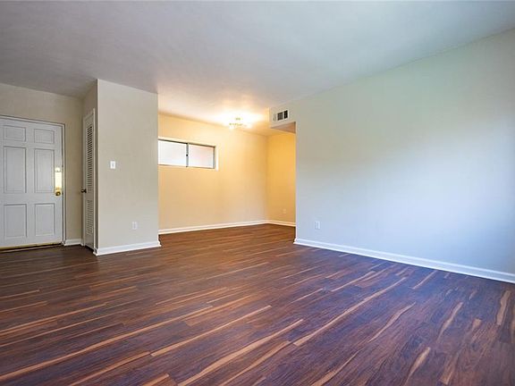 3rd image of 91 Rumson Rd NE #C37