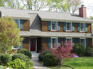 11 1st St, Barrington, RI 02806