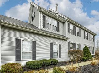 210 Woodlands Dr, Tuxedo Park, NY 10987