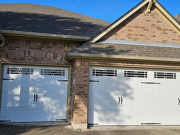 3-car Garage